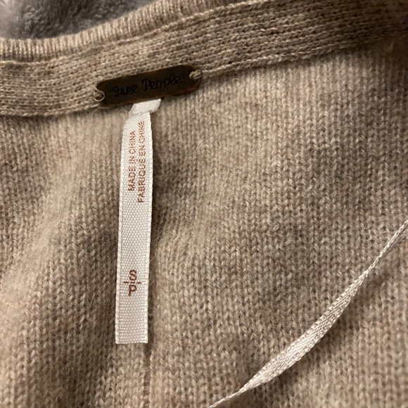 Soft Cardigan - Picture 2 of 4